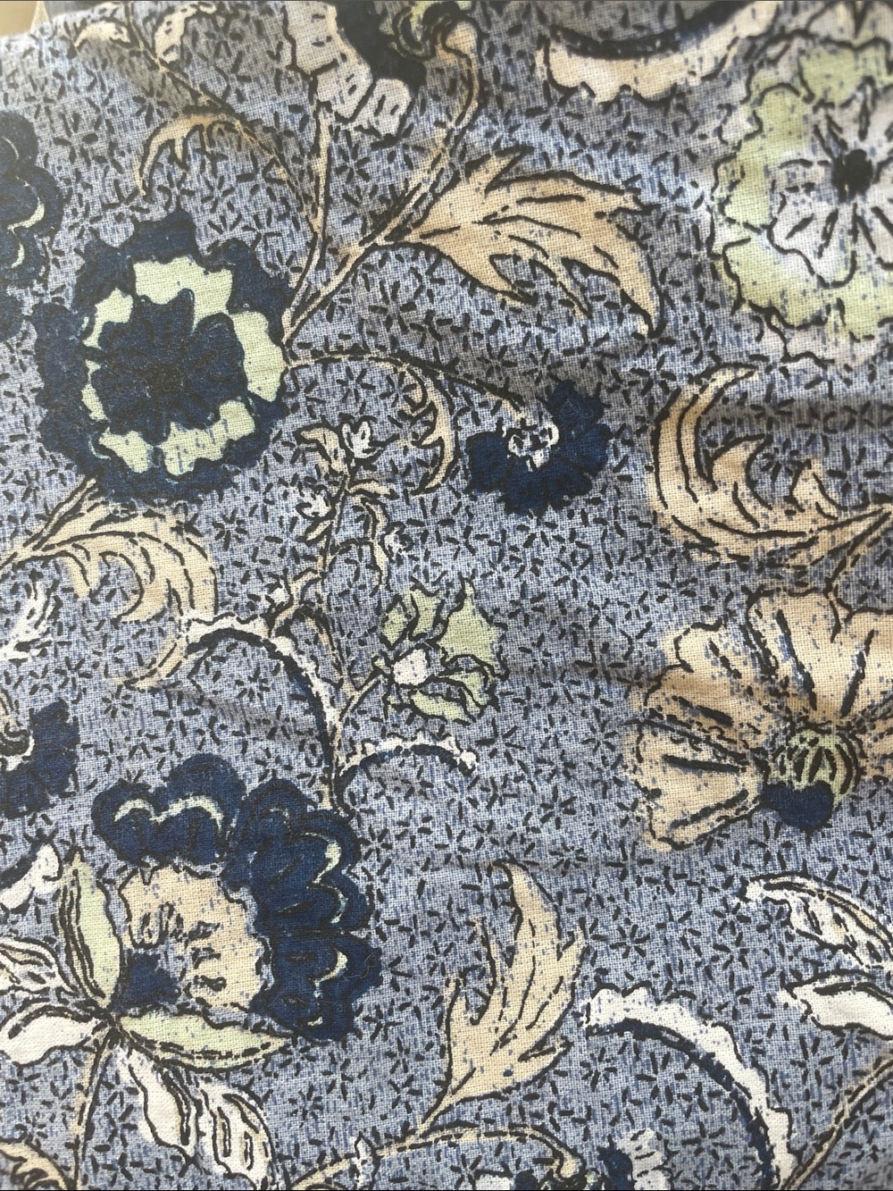 3 Threshold Round Table Cloth - Picture 2 of 4